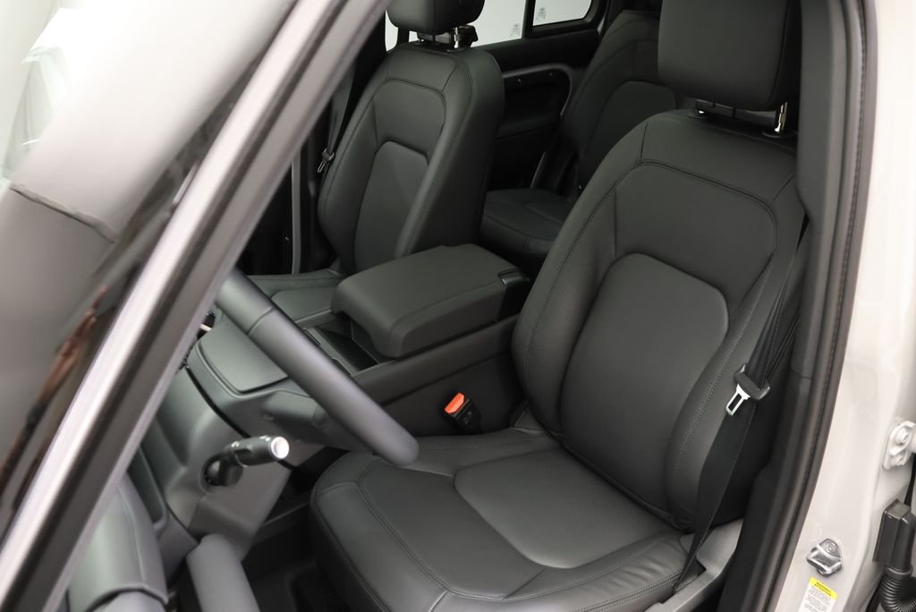 2026 Land Rover Defender X-Dynamic SE - Photo 31