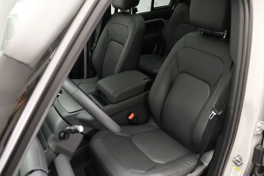 2026 Land Rover Defender X-Dynamic SE - Photo 31