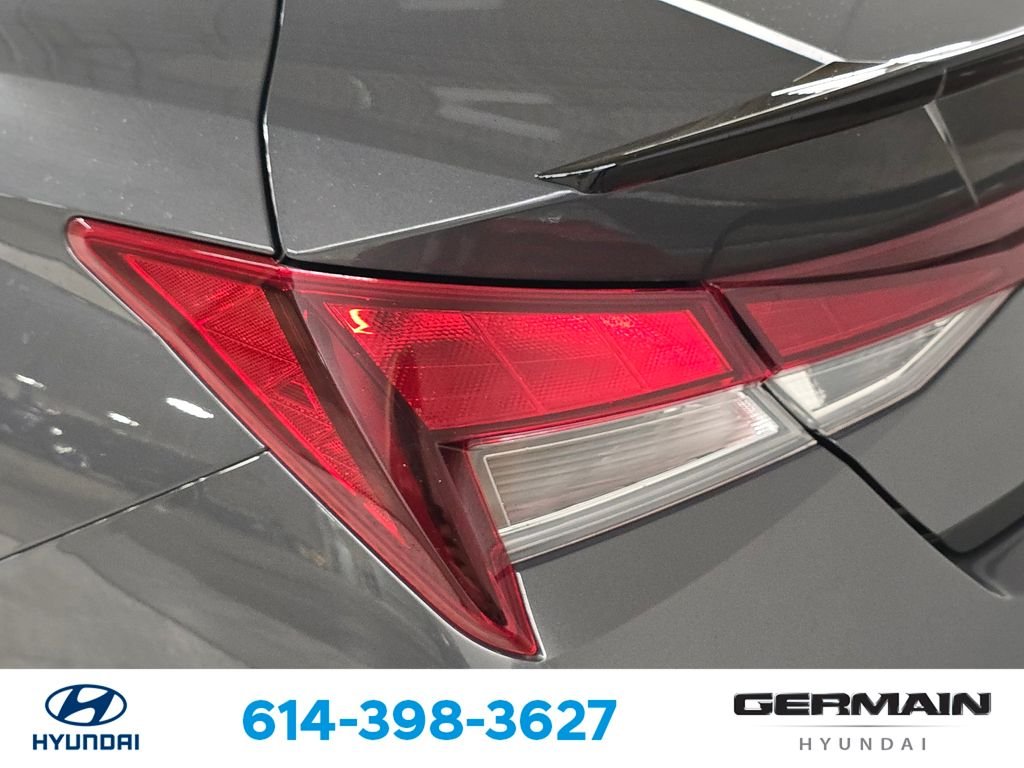 2025 Hyundai Elantra SEL - Photo 16