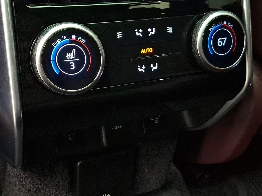 Used 2023  Land Rover Autobiography image 12