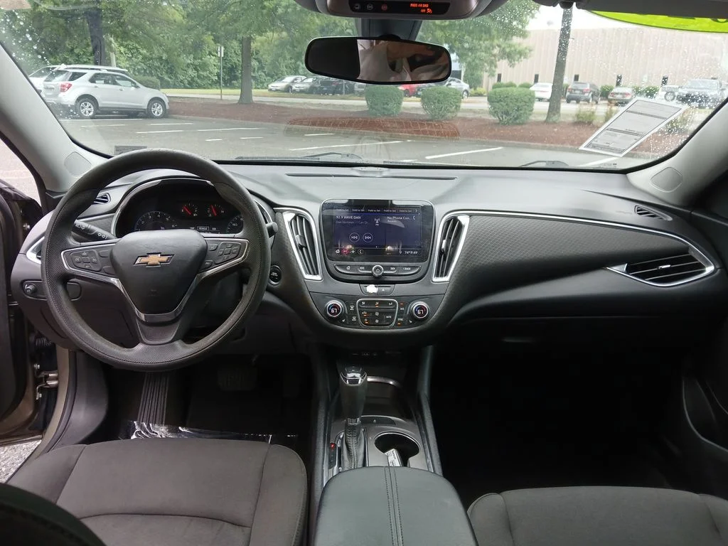 Used 2020 Gray Chevrolet LT image 13