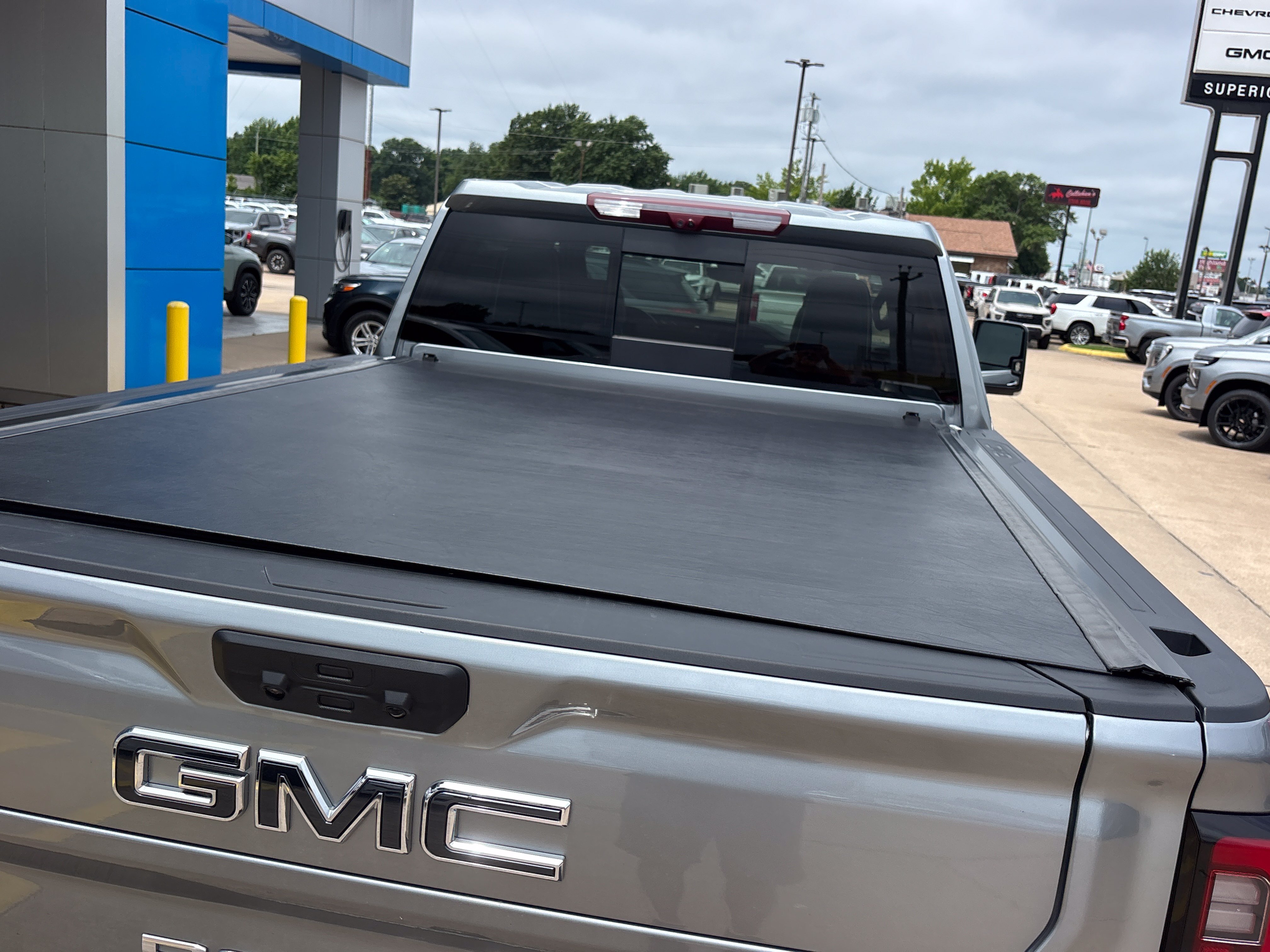 Used 2025 Sterling Metallic GMC Denali Ultimate image 5