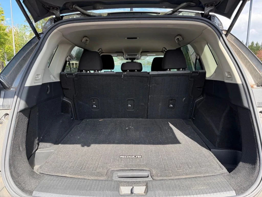 Used 2021 Gun Metallic Nissan S image 20