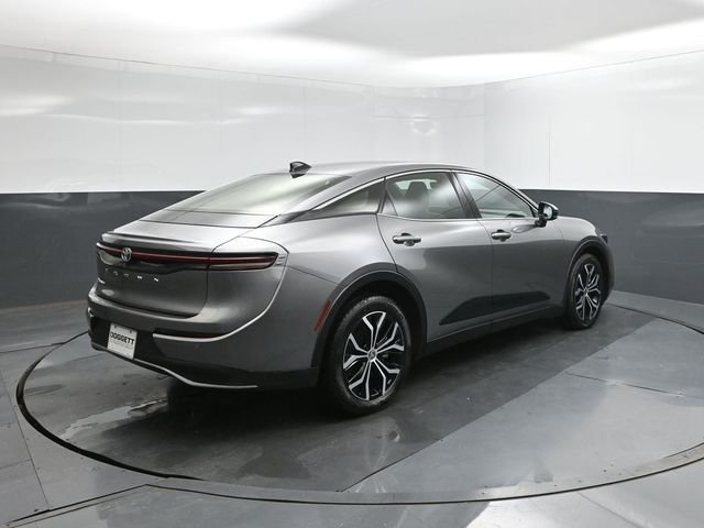 Used 2025  Toyota XLE image 7