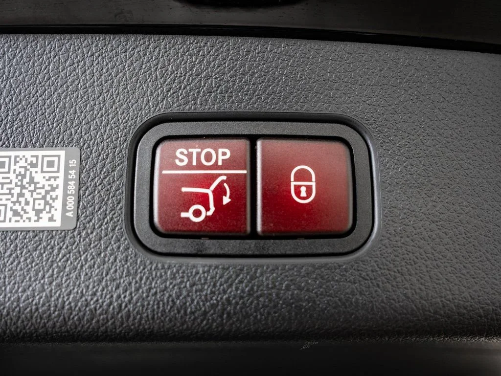 Used 2026 Black Mercedes-Benz GLC 300 image 22