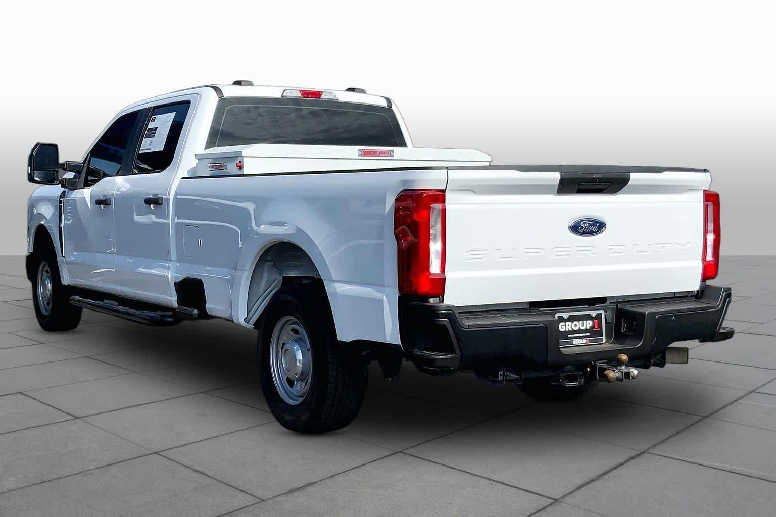 Used 2024 Oxford White Ford XL image 12