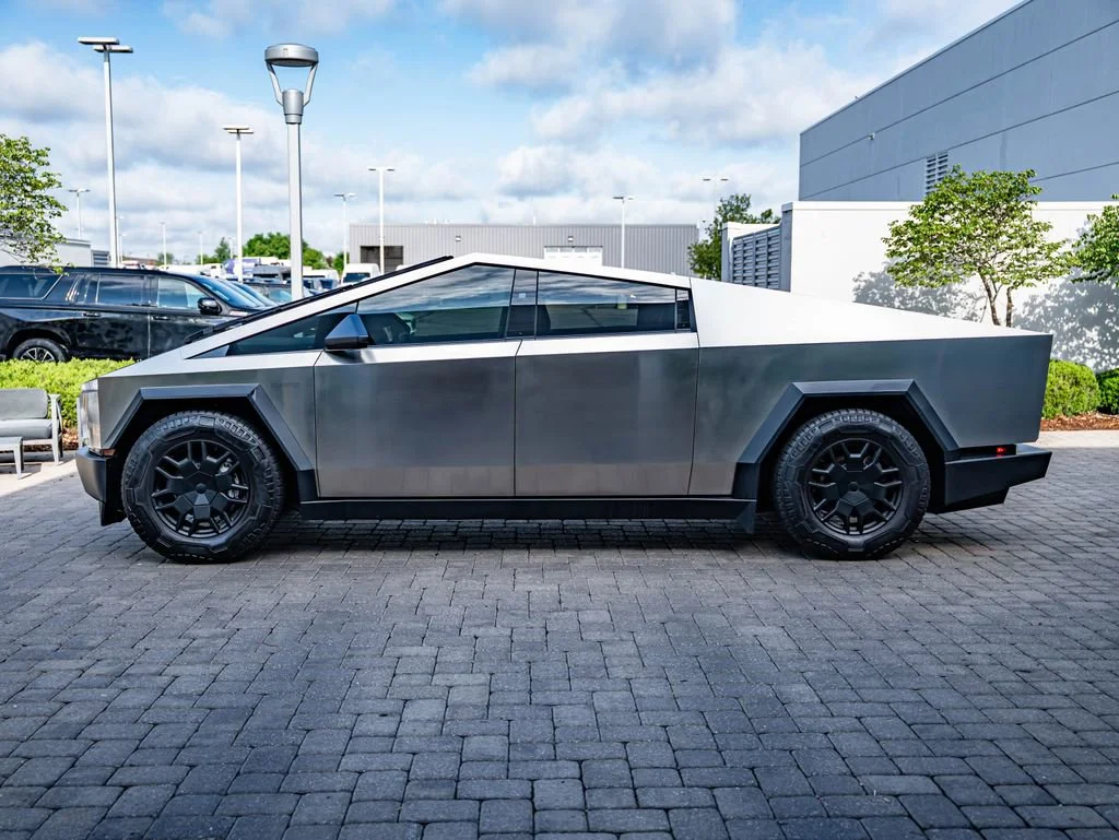 Used 2024 Silver Tesla Foundation Series image 8
