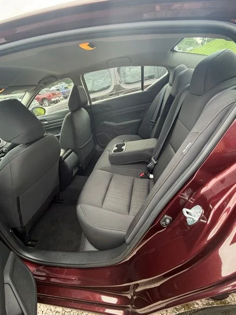 Used 2024 Red Nissan 2.5 SV image 4