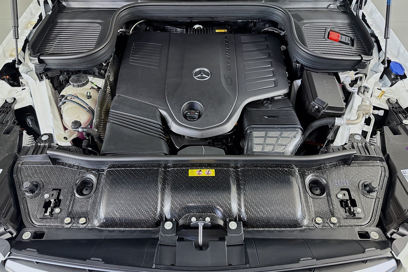 New 2026 Polar White Mercedes-Benz GLS 450 4MATIC® SUV image 11