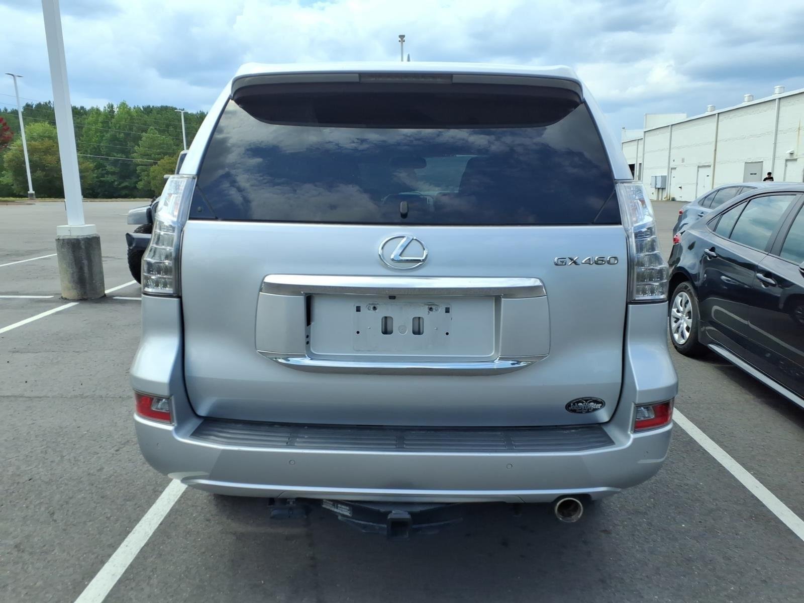Used 2019 Silver Lining Metallic Lexus GX 460 Premium image 4