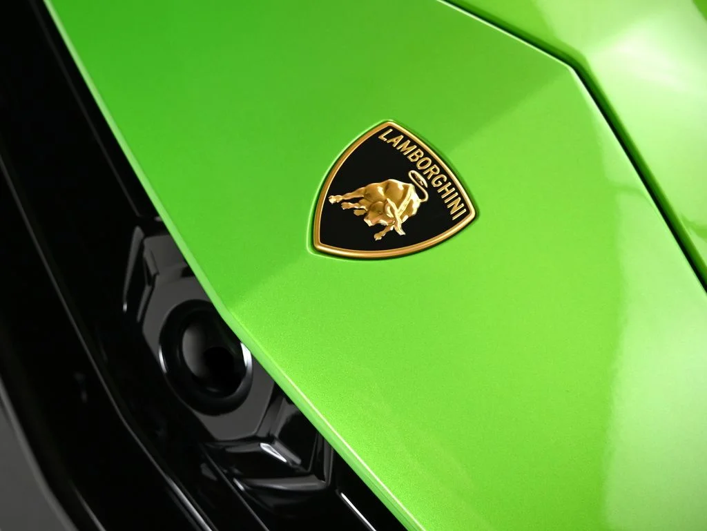 Used 2023  Lamborghini  image 19