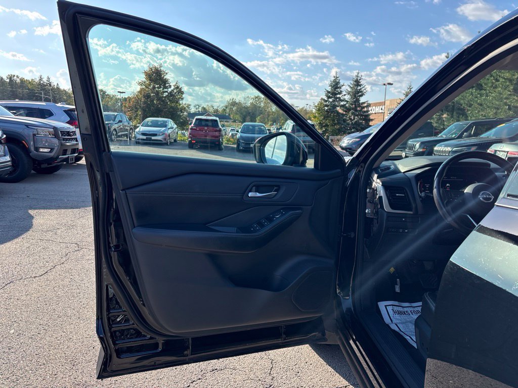 Used 2024 Black Nissan SL image 17