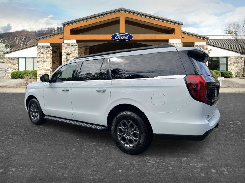 Used 2025 Oxford White Ford Active image 6