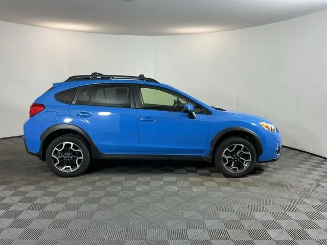 Used 2016 Hyper Blue Subaru  image 4