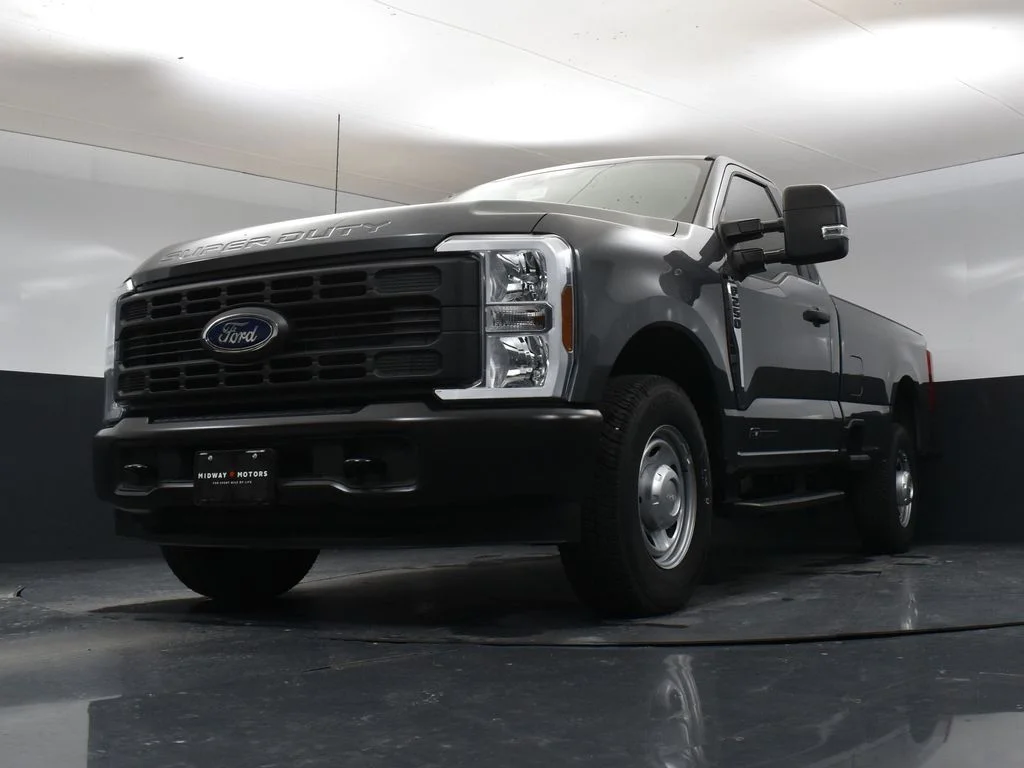 New 2025 Gray Ford XL image 27