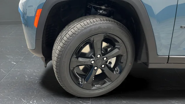 New 2026 Steel Blue Exterior Paint Jeep Limited image 39