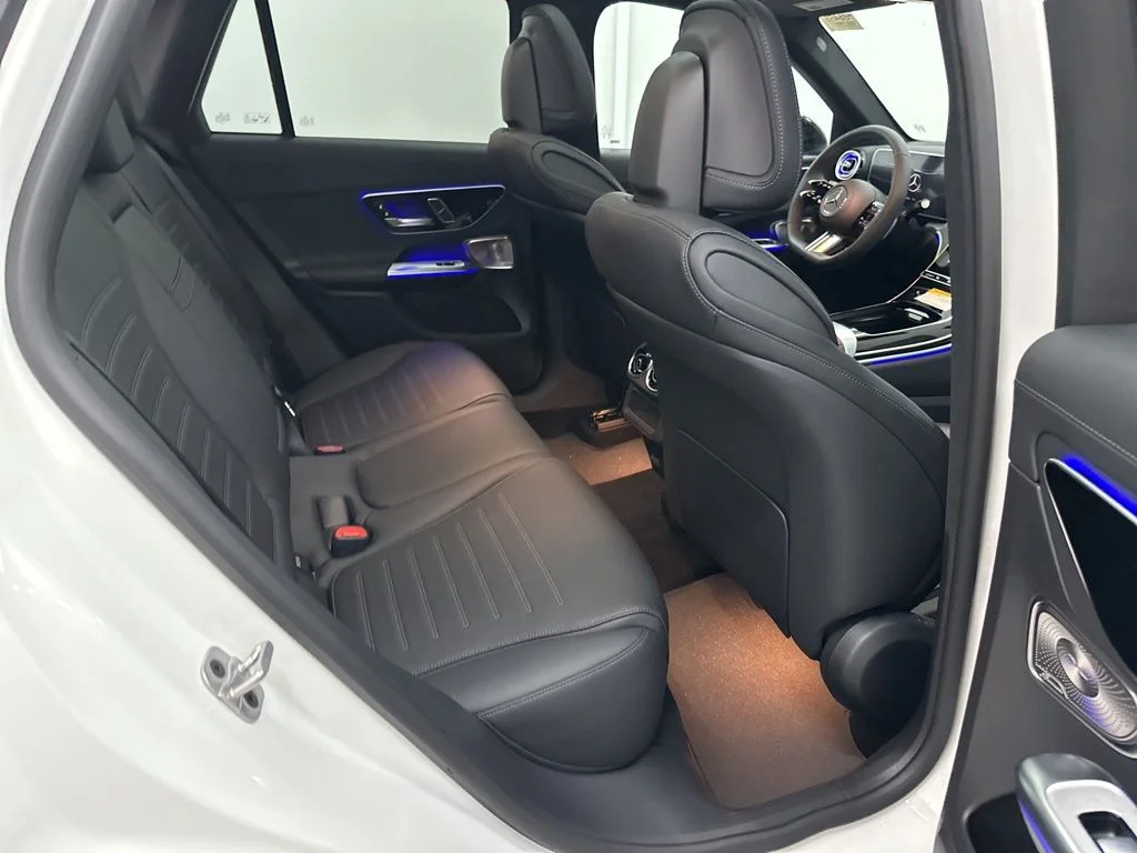 Used 2026 White Mercedes-Benz GLC 300 image 24