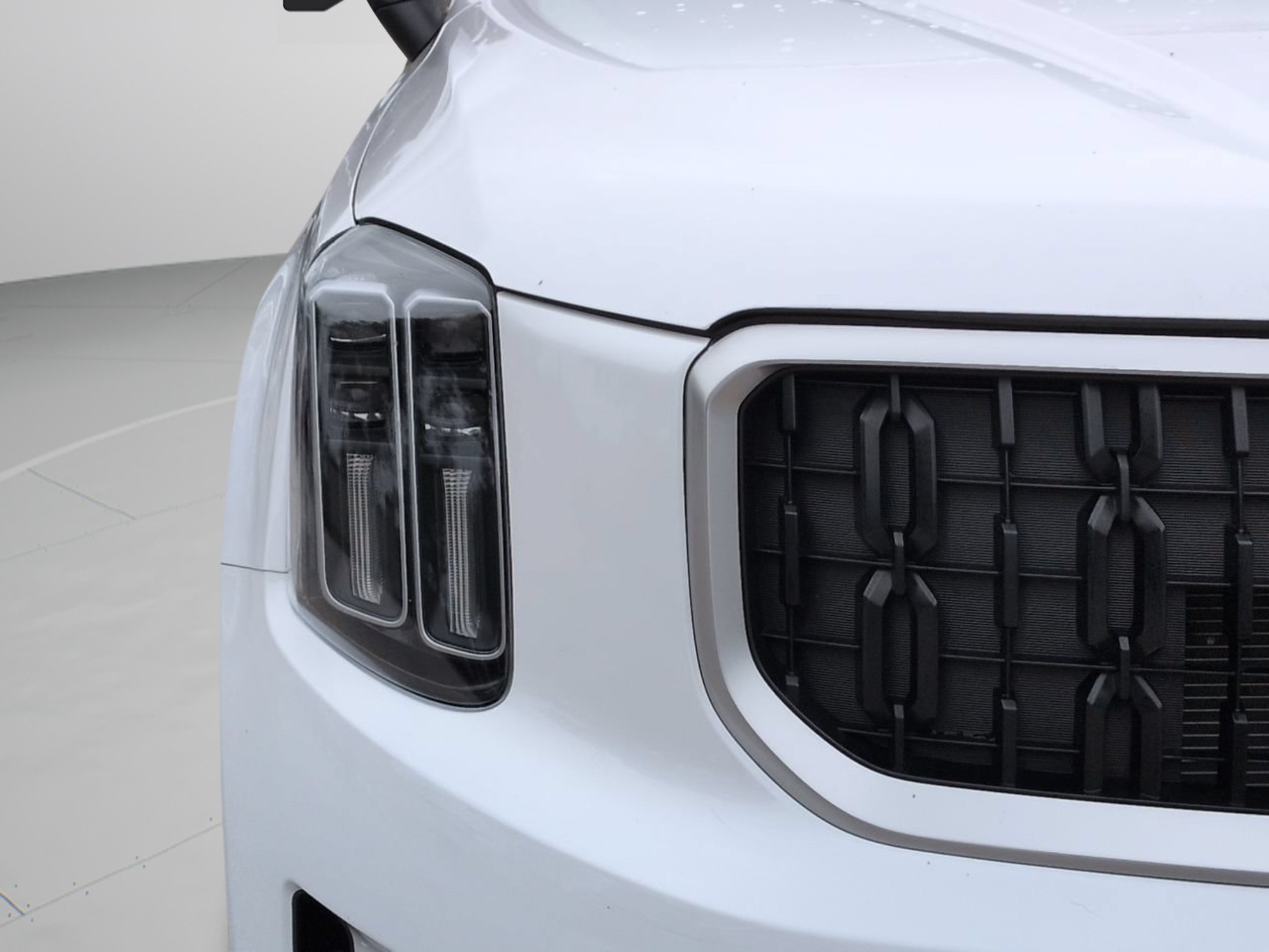 Certified Used 2025 Glacial White Pearl Kia EX image 12