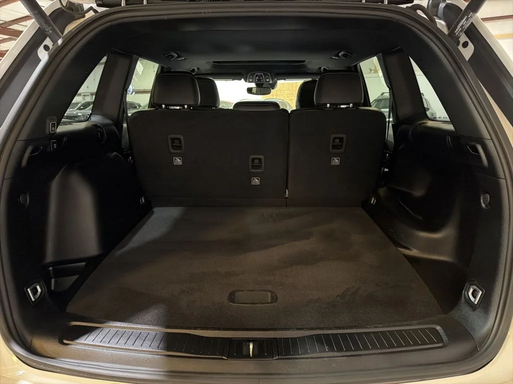 Used 2023 White Jeep Altitude X image 36