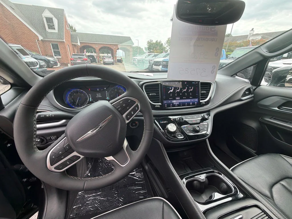 Used 2026 Black Chrysler Limited image 17