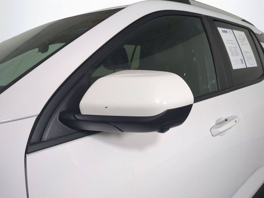 Used 2025 White Chevrolet LT image 12