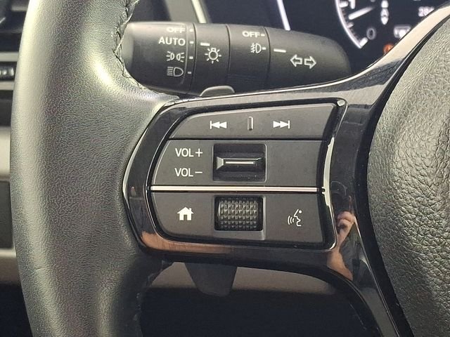 Used 2025 Silver Honda Touring image 28