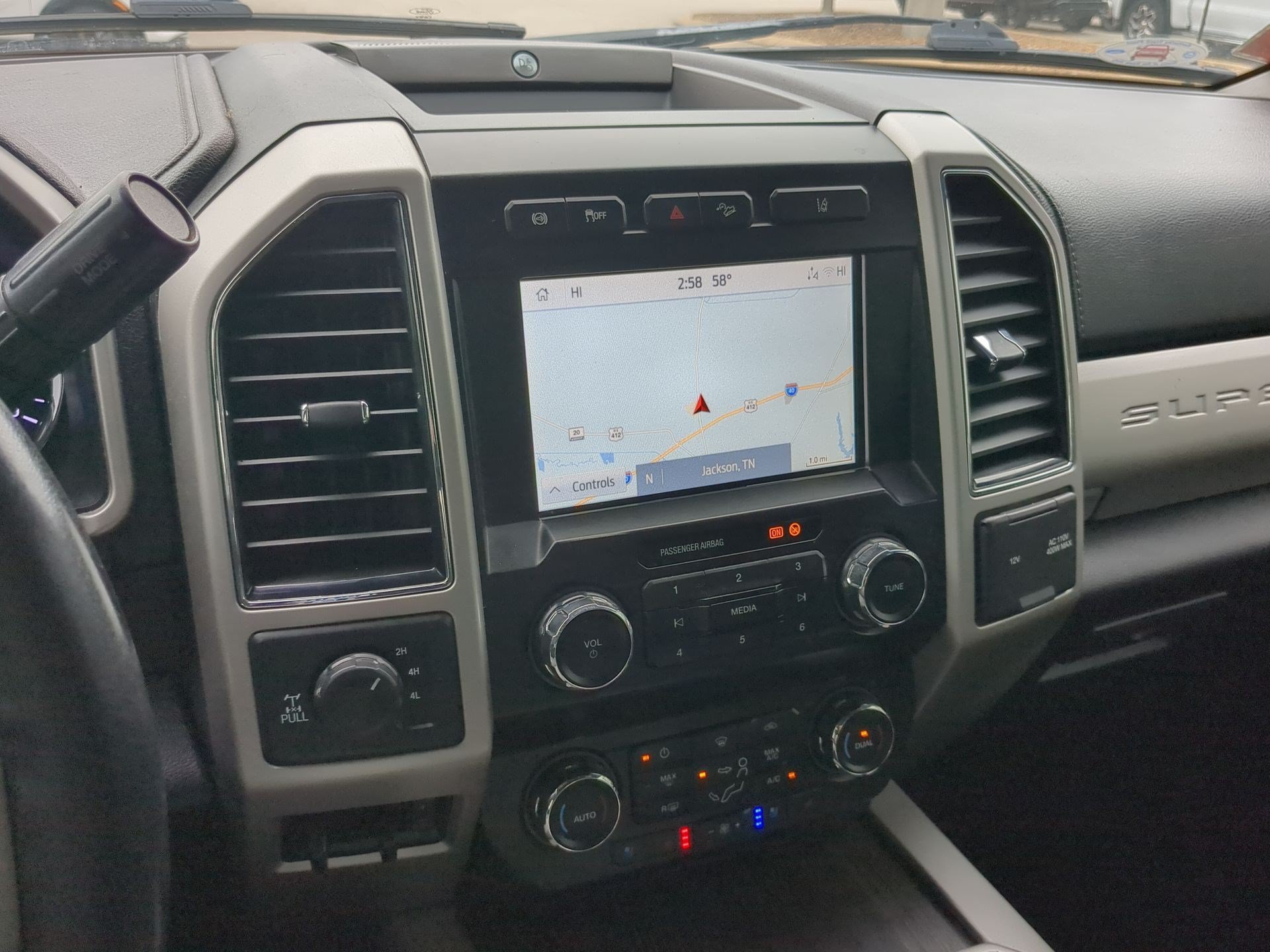 Used 2020 Star White Metallic Tri-Coat Ford LARIAT image 14