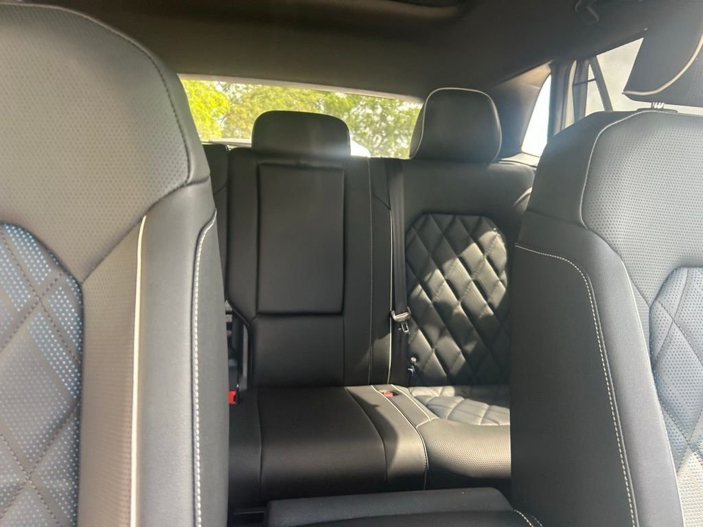 New 2026 White/off-white Volkswagen 2.0T SEL Premium R-Line image 40