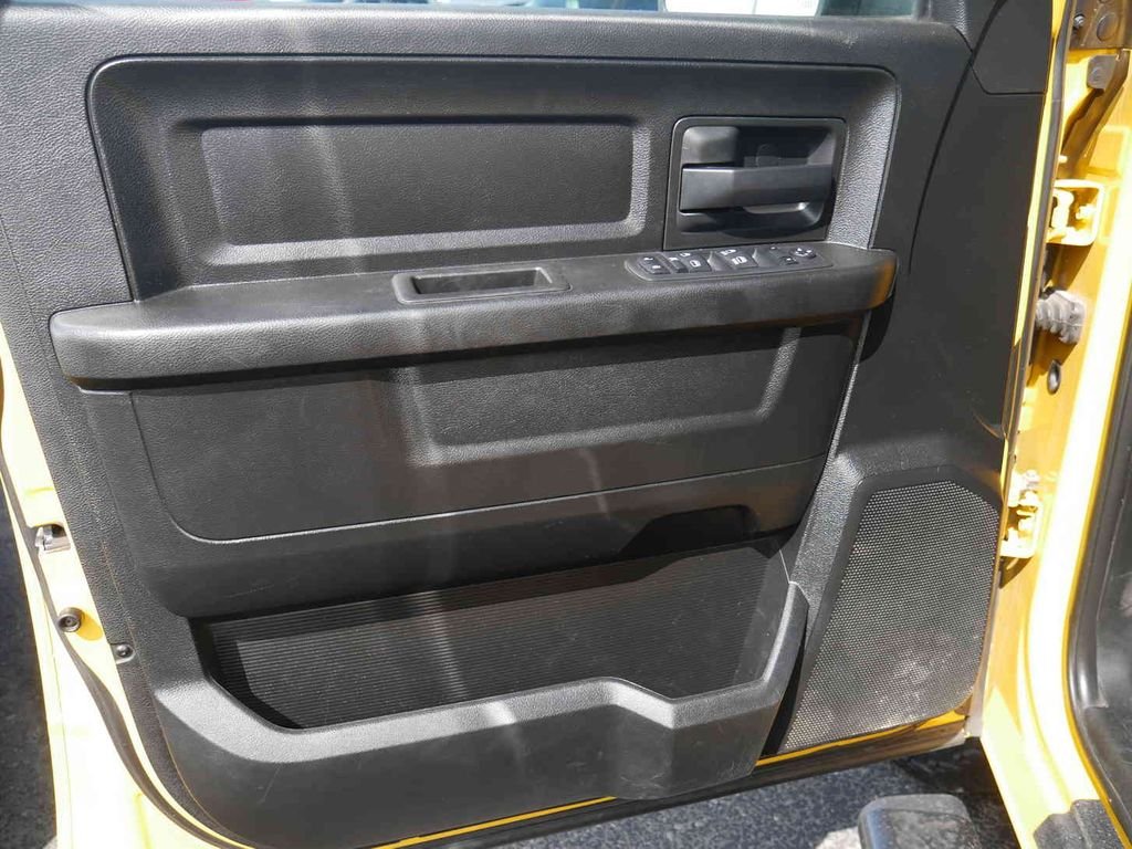Used 2019 Yellow Ram Express image 24