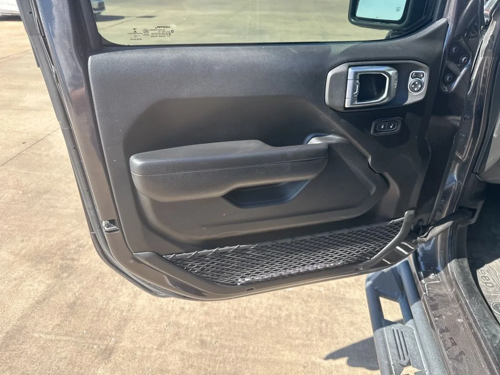 Used 2022 Gray Jeep Unlimited Rubicon image 7
