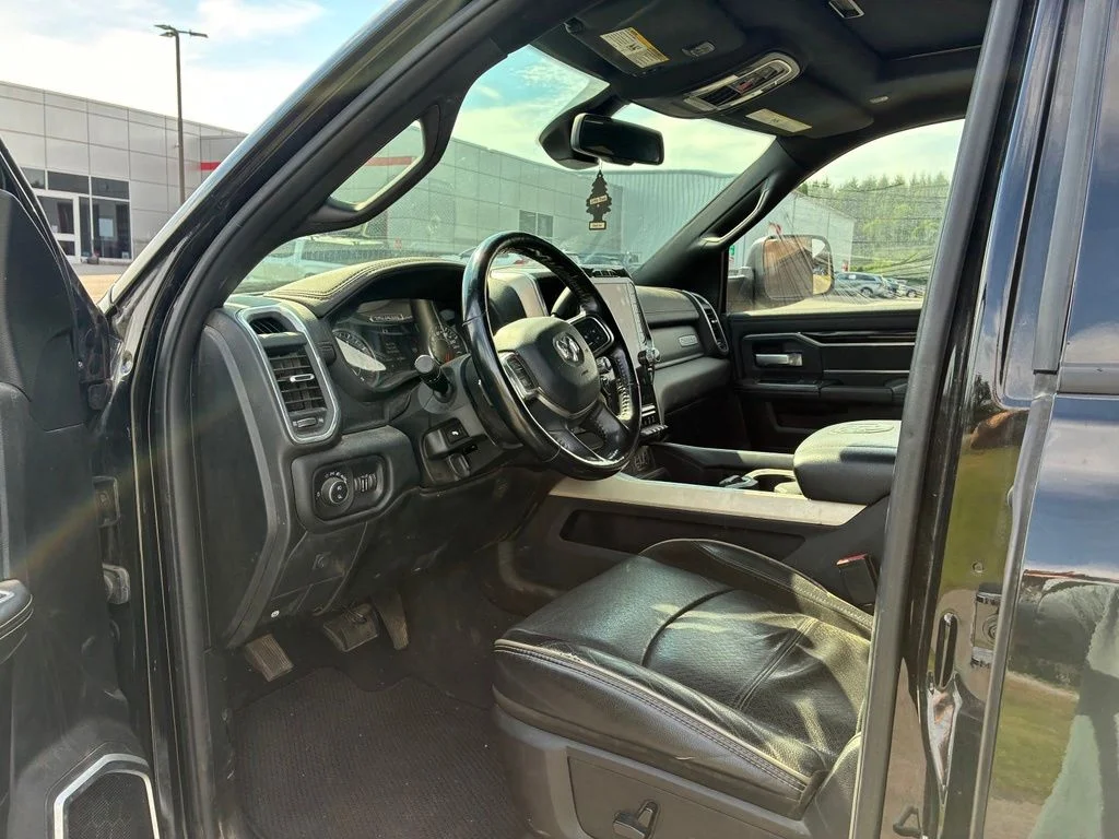 Used 2019 Black Ram Laramie image 12