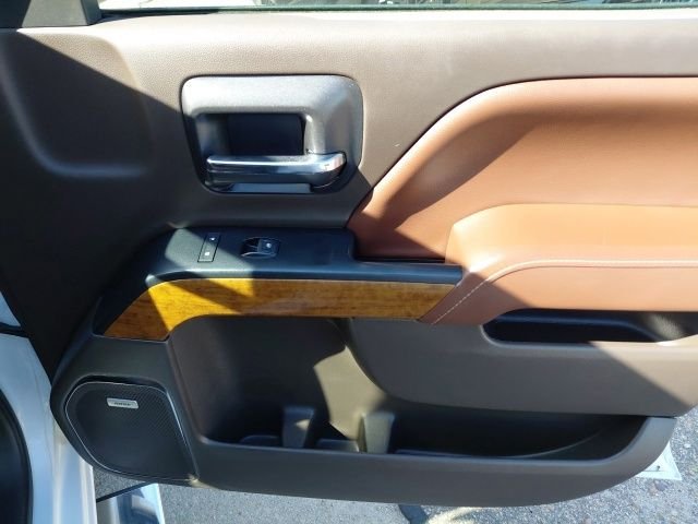 Used 2018 Beige Chevrolet High Country image 30