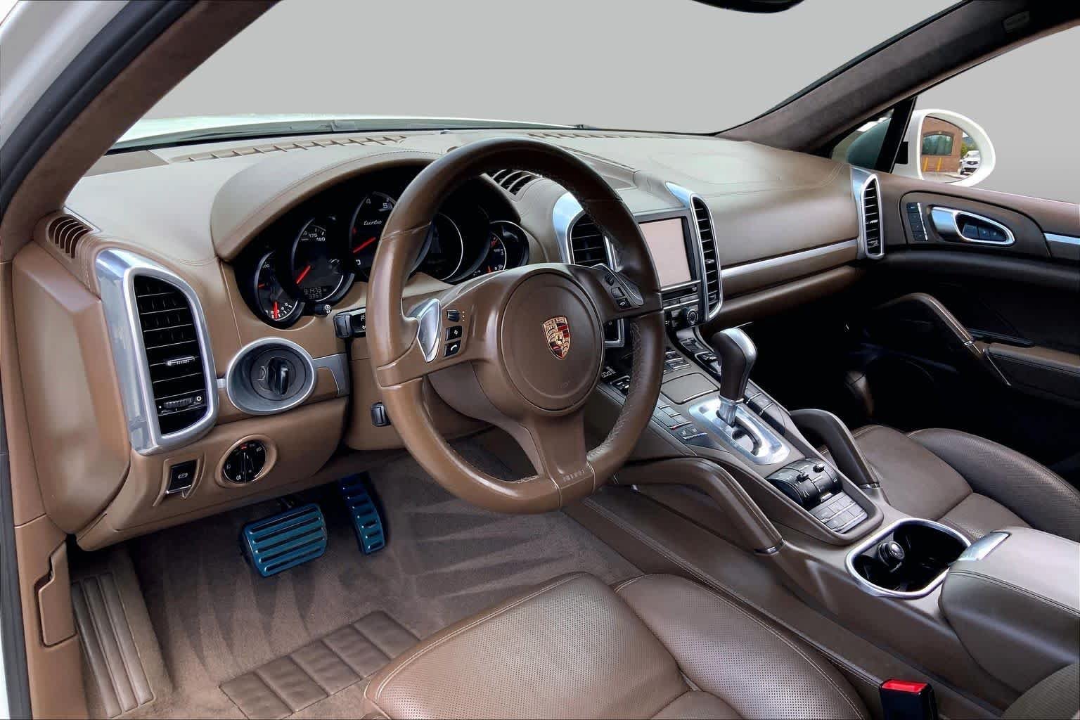 Used 2013 White Porsche Turbo image 17