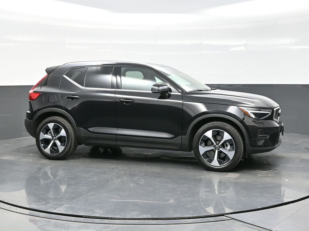2025 Volvo XC40 Core - Photo 8