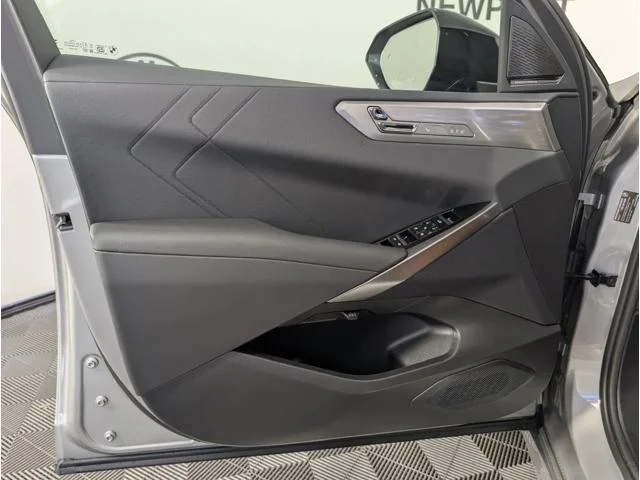 New 2027 Space Silver Metallic BMW  image 16