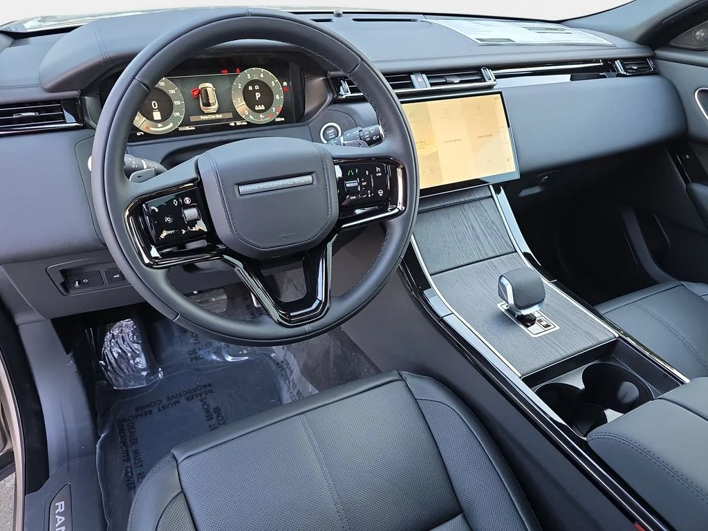 New 2026 Batumi Gold LAND ROVER Dynamic SE image 16