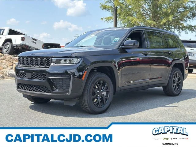 New 2026 Diamond Black Crystal Pearl-Coat Exterior Paint Jeep Laredo Altitude image 1