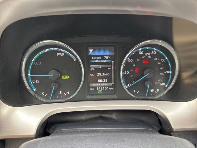 Used 2017 White Toyota XLE image 13