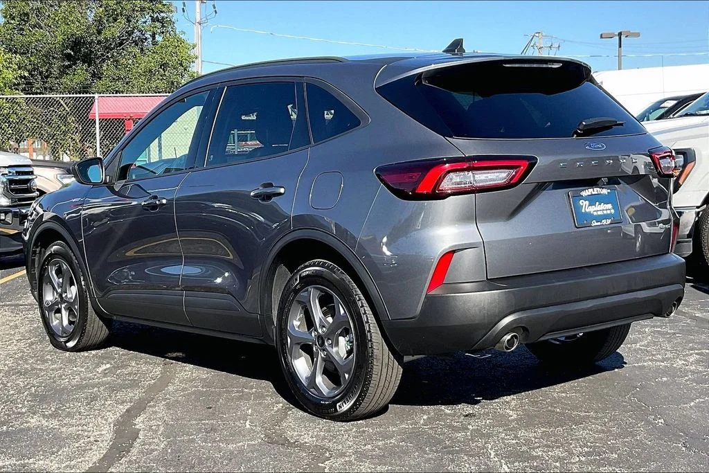 Used 2025 Gray Ford ST-Line image 10
