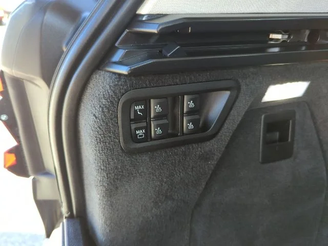 Used 2025 Black BMW xDrive40i image 29