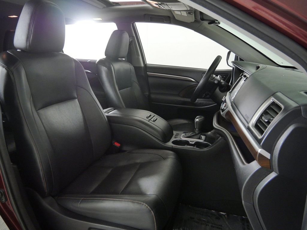 Used 2015 Red Toyota Limited image 21