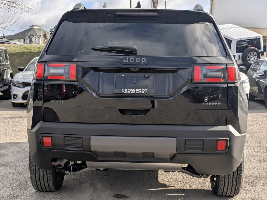 New 2026 Black Jeep Laredo - - 4x4 - 1.6L Turbo Hybrid - Uconnect 5 w/ 12.3 Screen & More! image 7