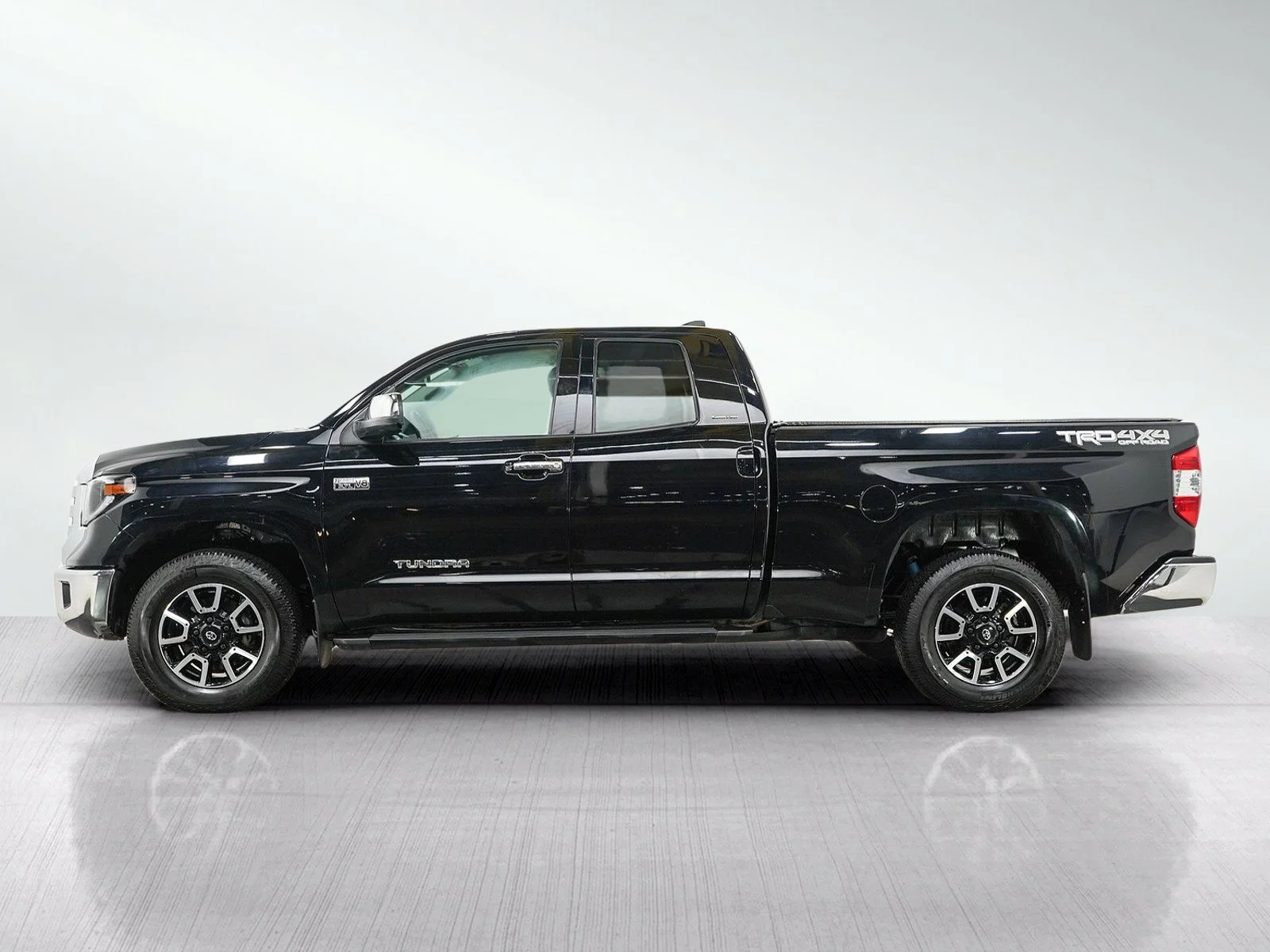 Used 2020 Toyota Tundra Limited with VIN 5TFBY5F17LX895934 for sale in Bloomington, Minnesota