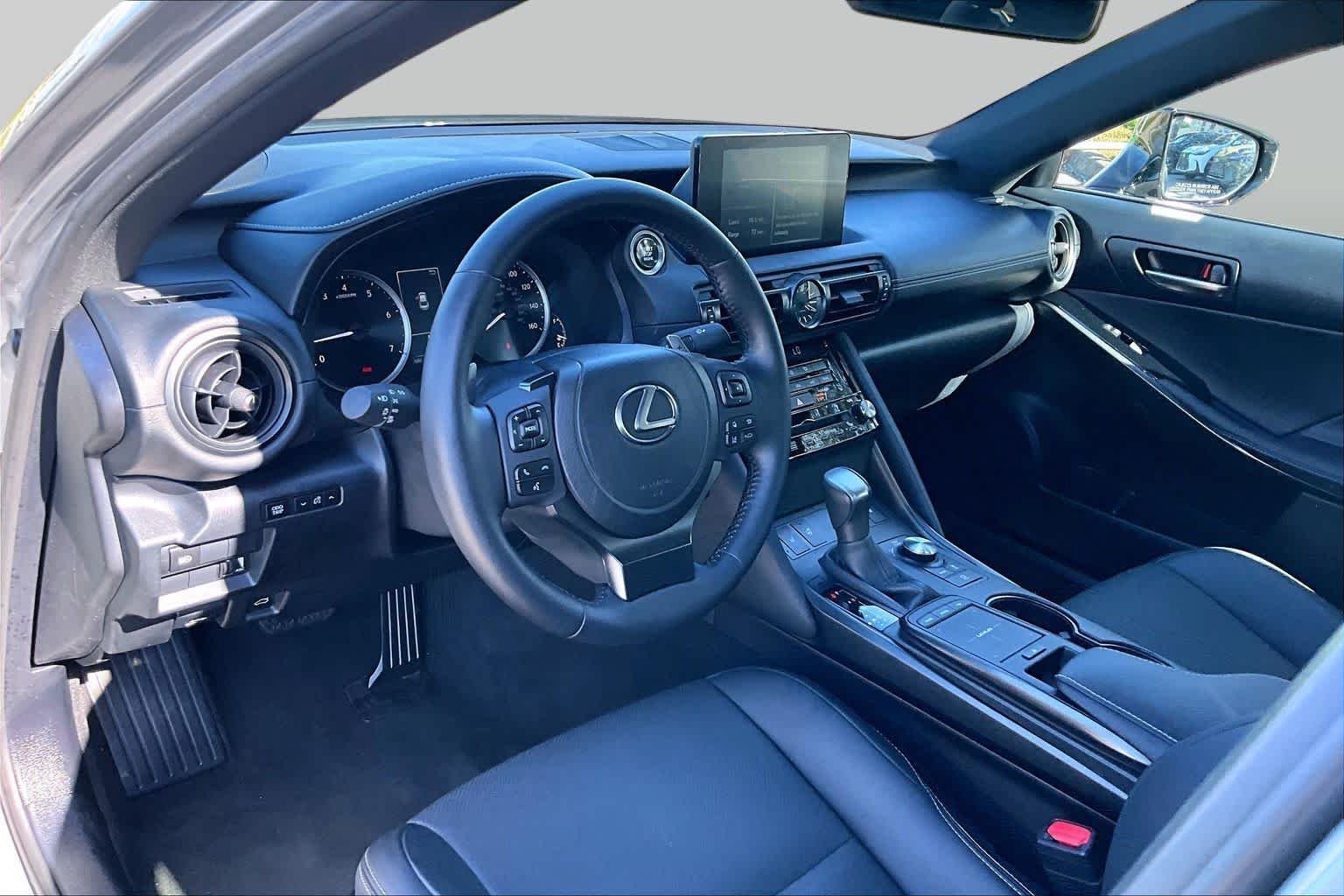 Used 2025 Incognito Lexus F SPORT Design image 18