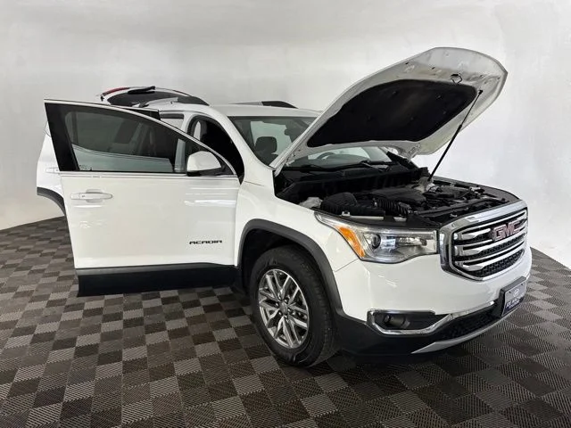 Used 2019 White GMC SLE-2 image 12