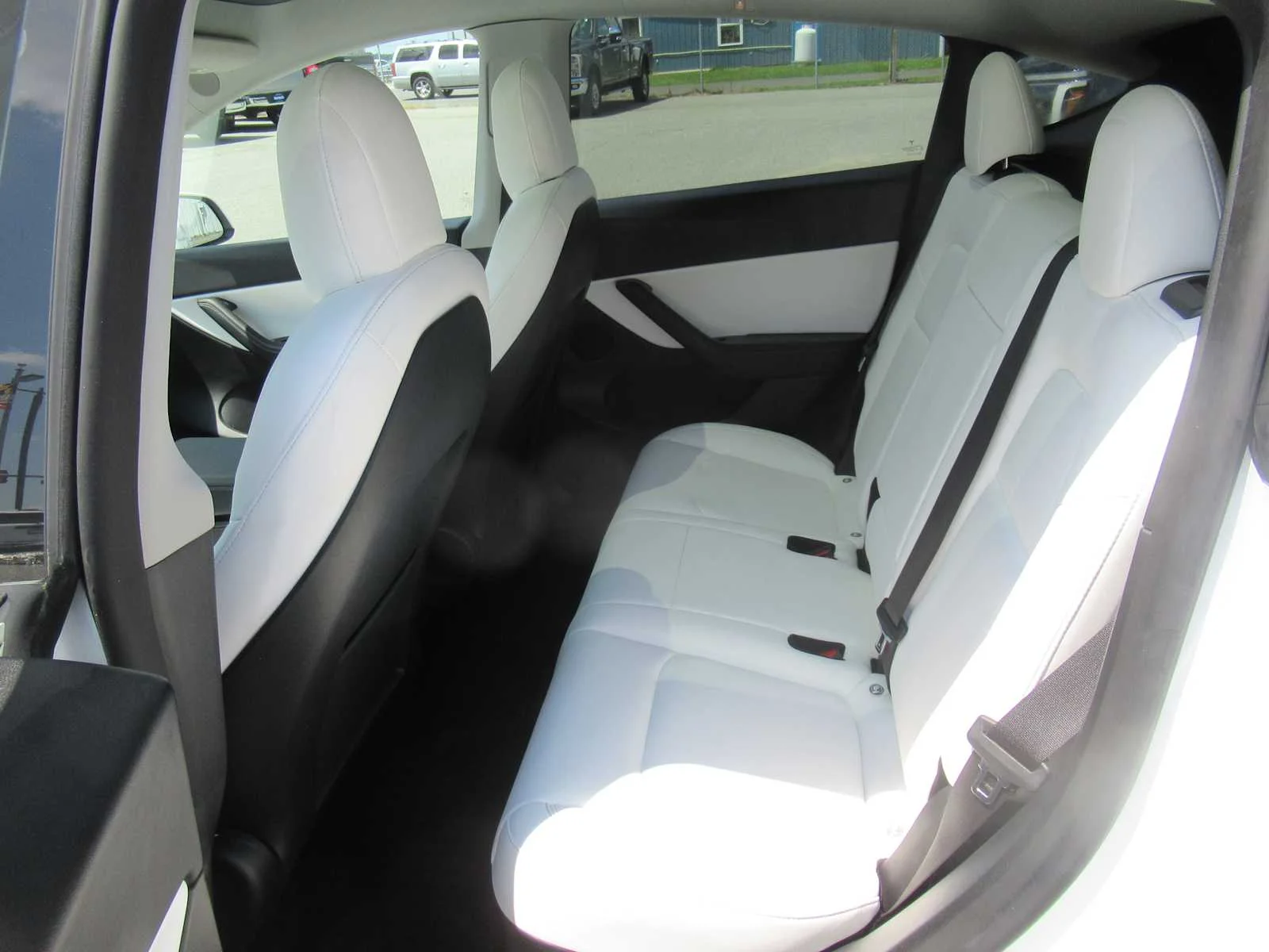 Used 2022 Pearl White Multi-Coat Tesla Performance image 16