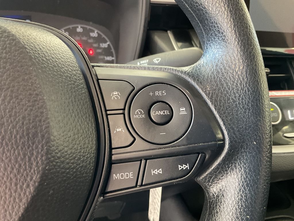 Used 2025 White Toyota LE image 18