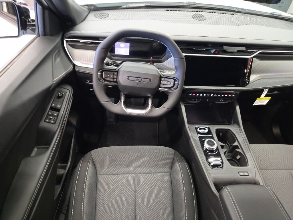 New 2026 Bright White Clear-Coat Exterior Paint Jeep Laredo image 17