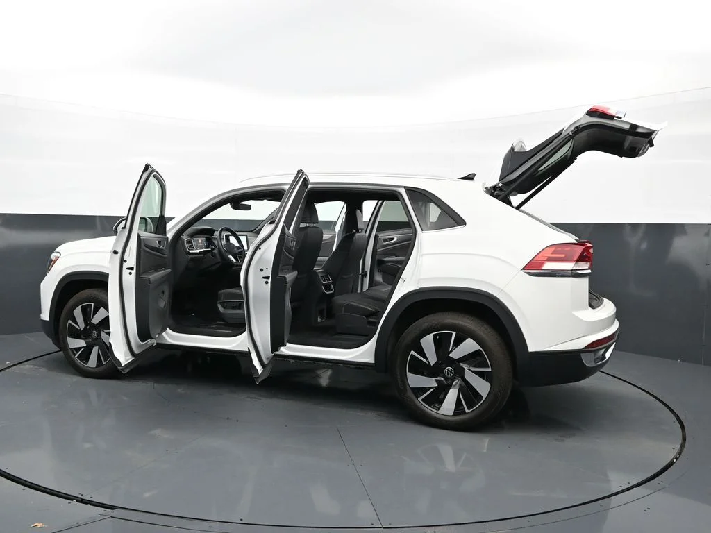 2025 Volkswagen Atlas Cross Sport SE w/Tech - Photo 46