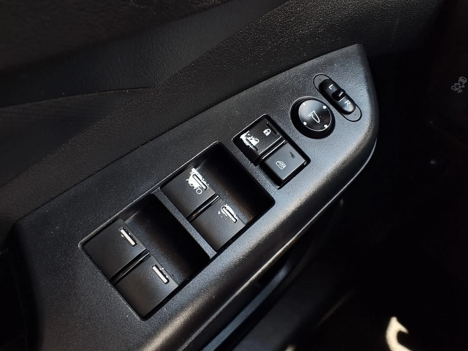 Used 2016 Gray Honda SE image 25
